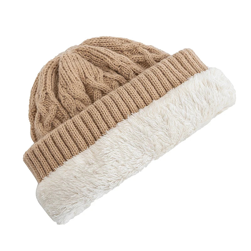 Unisex fur lined ski hat fitting heads 22 to 24 inches