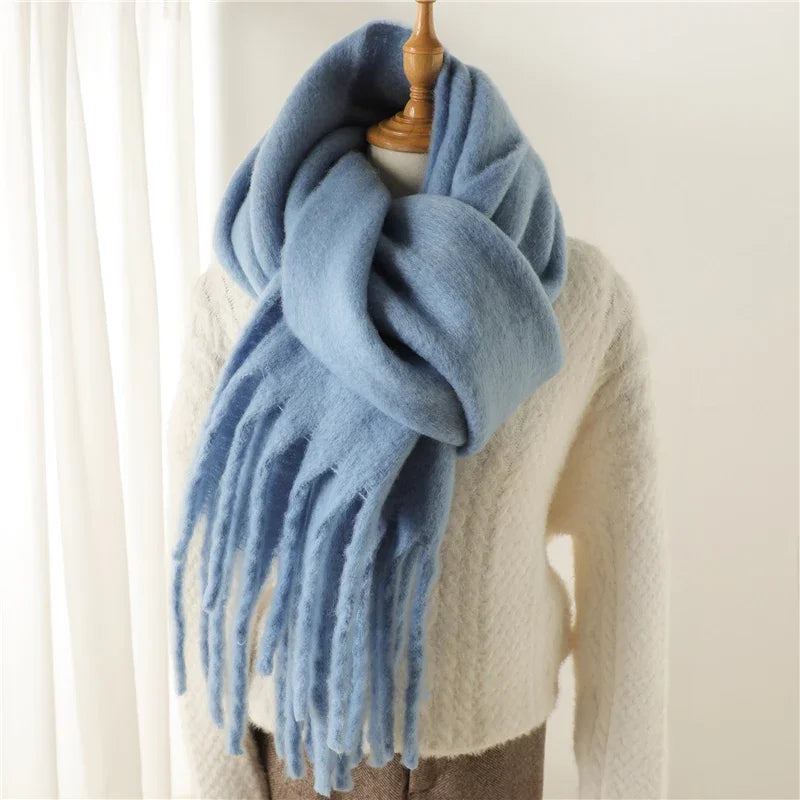 Plain blanket scarf in a cashmere feel finish, blanket weight
